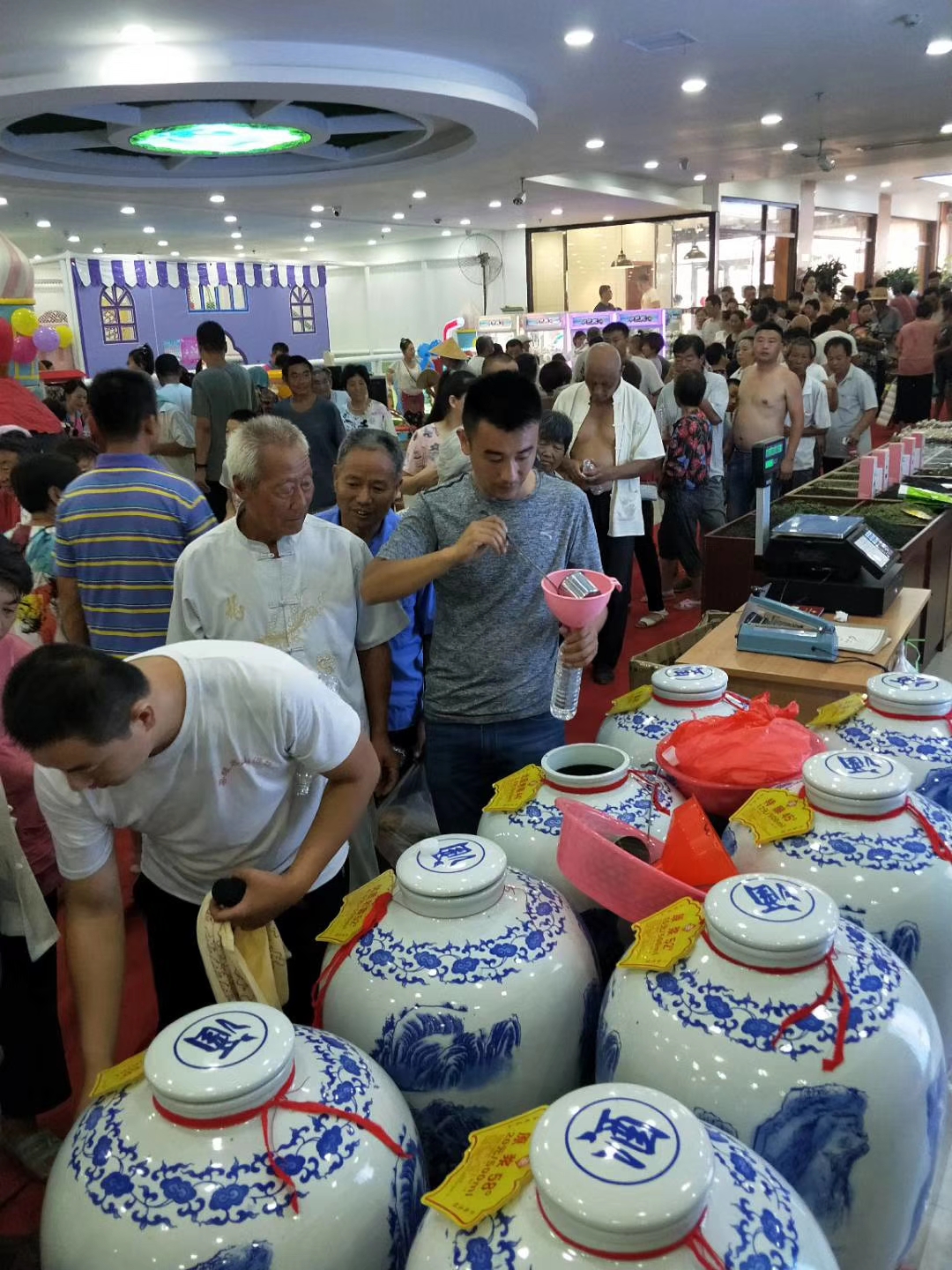散酒加盟：越來越多的人愛喝散裝酒